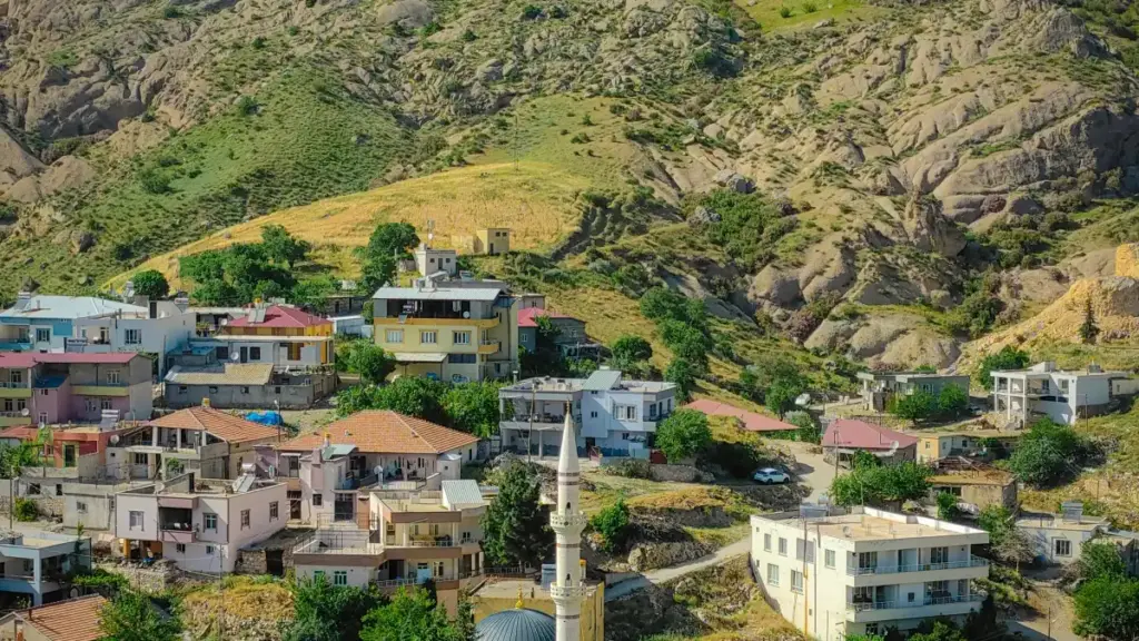 Mfasoɔ ne nhyehyɛe a Ghana advertisers betumi de akɔfa Israel-based Threads creators na de wɔn hyɛ landing page traffic mu — step-by-step, privacy tips ne fact-check caution.