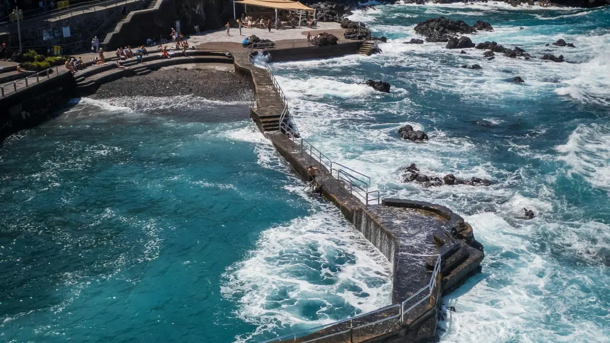Ghana advertisers: Find Chile LinkedIn creators fast