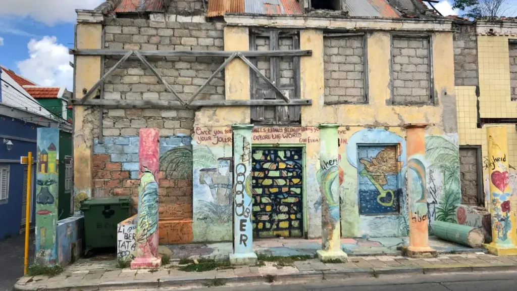 Nkwan pa ma advertisers wɔ Ghana a wɔpɛ sɛ wɔhyɛ Laos Line creators giveaway campaigns mu. Practical steps, channels, na tools.