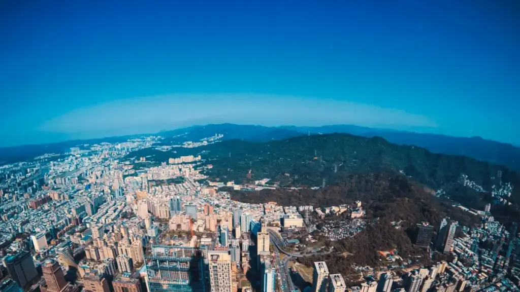 Nhyehyɛe a ɛkyerɛ Ghana advertisers sɛnea wobɛhunu Oman Instagram creators, sourcing tips, local use cases, ne tools a wode bɛkɔ so.