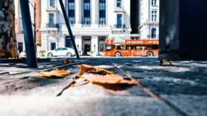 Taktikal guide ma Ghana advertisers — fa Costa Rica Josh creators to yɛ creator-led tutorial series. Practical steps, local insight, na partner tips.