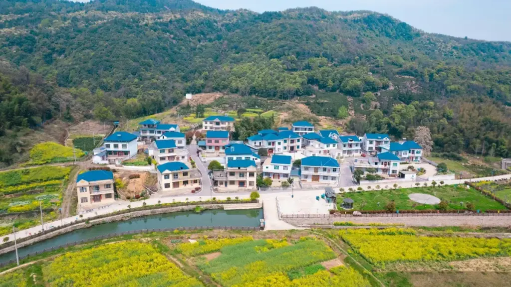 Kasa tiawa ma Ghana creators: ɛkwan a wobɛfa so abegye UAE brands a wɔwɔ Amazon ano de promotion ama wo music challenges. Practical, local tips ne tools.