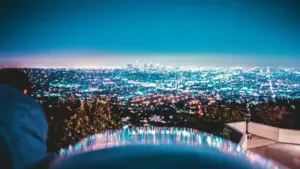 Nkwabɔ a ɛkyerɛ Ghana creators sɛnea wobɛfa Line so akɔ Bulgaria brands mu, yɛ trust building, pitch strategies, ne operational tips a ɛyɛ practical.