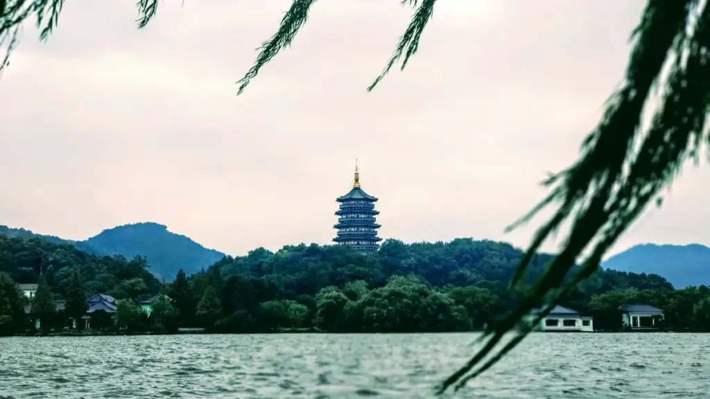 Nsɛmmisa ne kwan a Ghana-based advertisers betumi afa so hwehwɛ Ecuador VK creators de product seeding kɔma beauty bloggers; practical steps, risk controls, ne outreach templates.