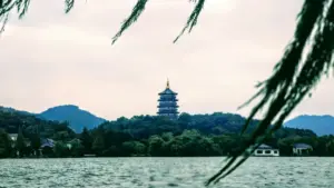 Nsɛmmisa ne kwan a Ghana-based advertisers betumi afa so hwehwɛ Ecuador VK creators de product seeding kɔma beauty bloggers; practical steps, risk controls, ne outreach templates.