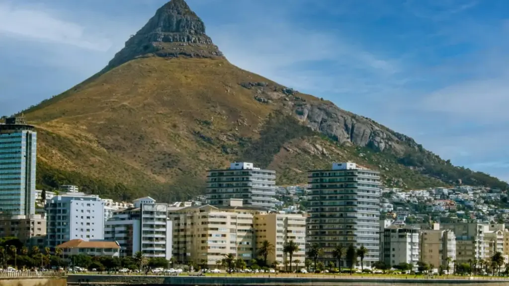 Kɔkɔbɔ ne taktiks a advertisers wɔ Ghana betumi de hwehwɛ Singapore Reddit creators ama scalable UGC campaigns — praktikal tips, tools, na riskɛs.