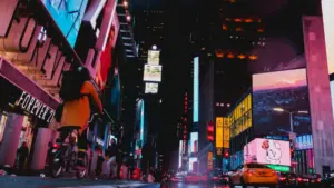 Kɔkɔbɔ ne practical akwankyerɛ ma Ghana creators a wɔpɛ sɛ wɔka Brazil brands wɔ Clubhouse de yɛ gameplay challenges — outreach templates, timing, ne cultural tips.