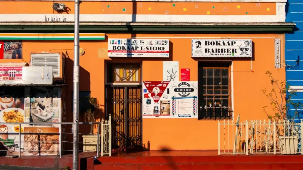 Ɔkwan a Ghana creator betumi afa so anya Cyprus brands wɔ HBO Max de rekɔ record unboxing ne testimonial clips; practical steps, legal risks, outreach templates, na VPN tip a MaTitie hyɛ da so.