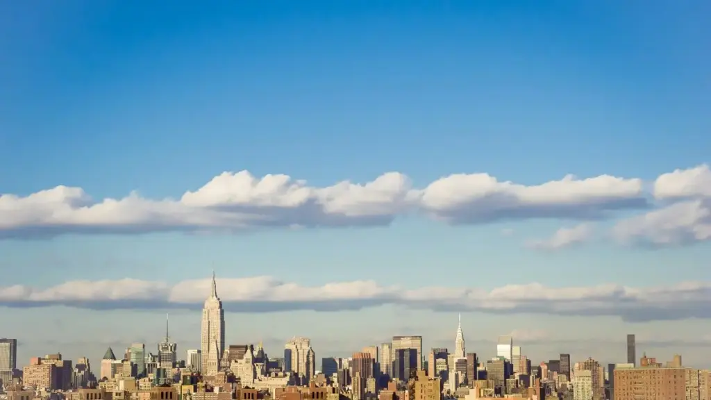 Akanfoɔ a wɔyɛ creator pɛ sɛ wɔpɛ Morocco brands wɔ KakaoTalk ma paid sponsorships — practical, step-by-step plan a ɛfata 2026 digital scene no.